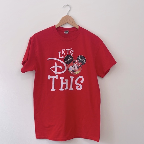 Gildan T Shirt Disney Red Medium Short Sleeves Crewneck - Picture 6 of 6